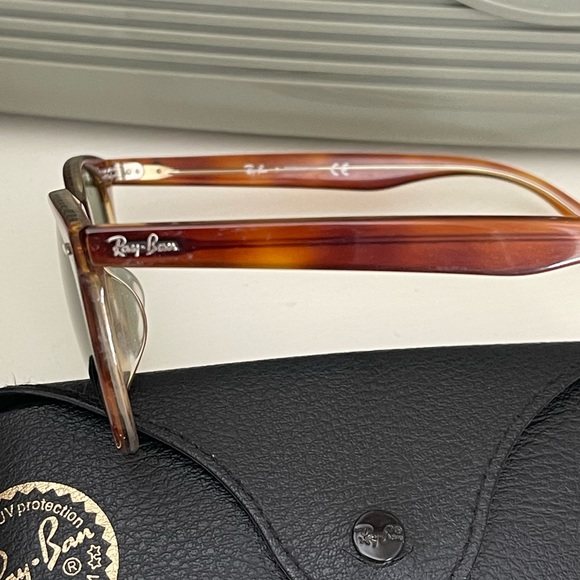 Ray-Ban’s in brown with brown lenses. - Picture 5 of 9